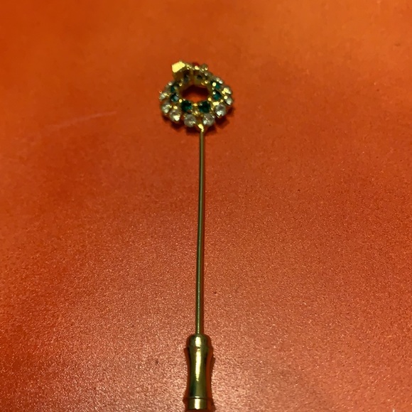 Vintage Wreath Stickpin - Picture 6 of 6